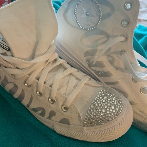 Custom Converses - Picture 1 of 8